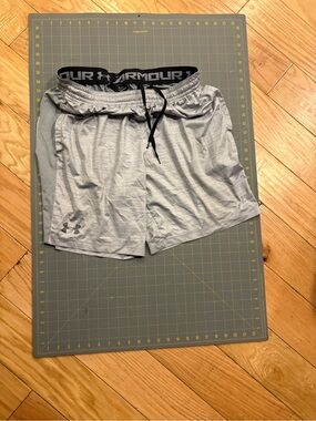 Under Armour Men's Heather Gray Performance Training Shorts